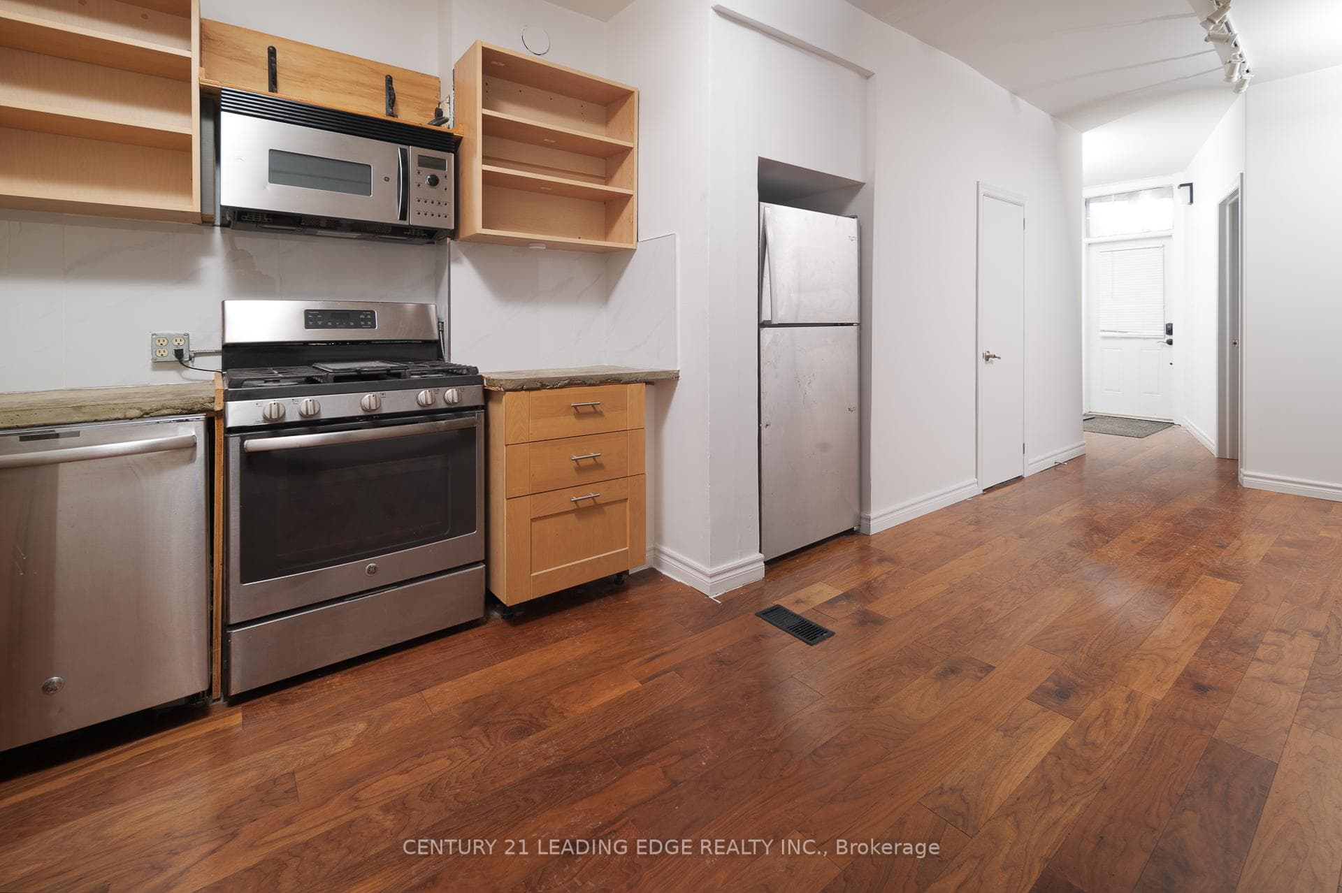 1555 Kingston Road photo 15