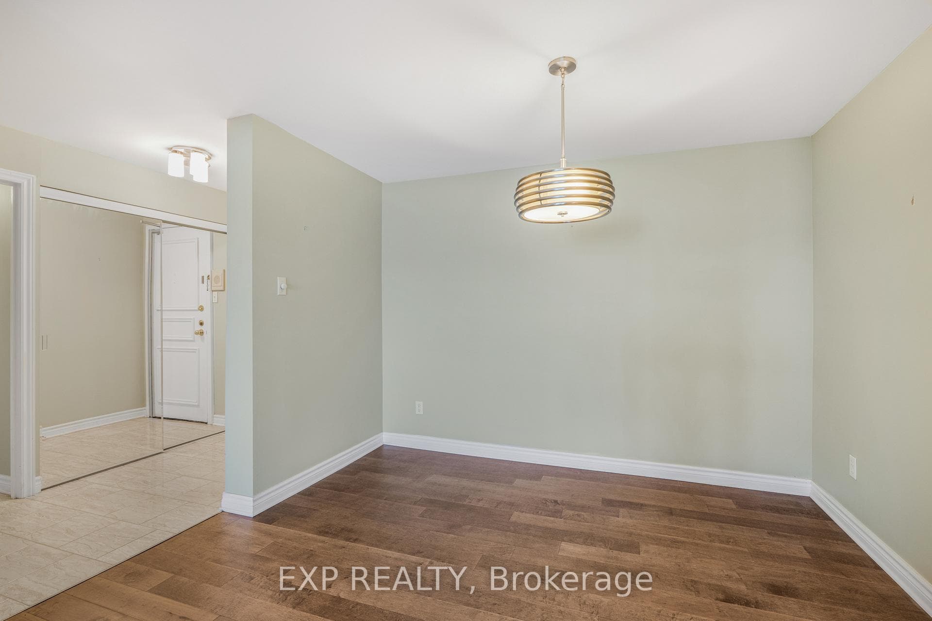 1081 AMBLESIDE Drive Unit 1501 photo 18