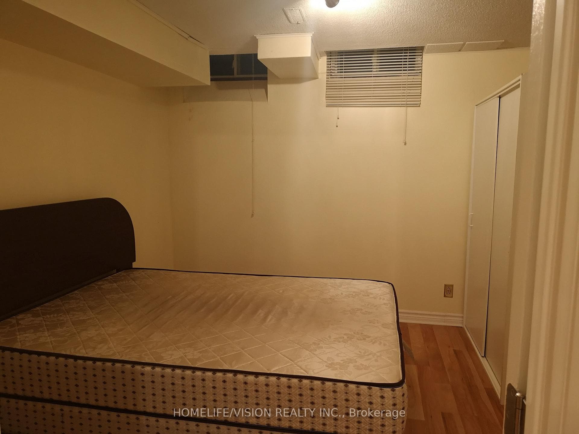 1877 Una Road Unit Lower photo 6