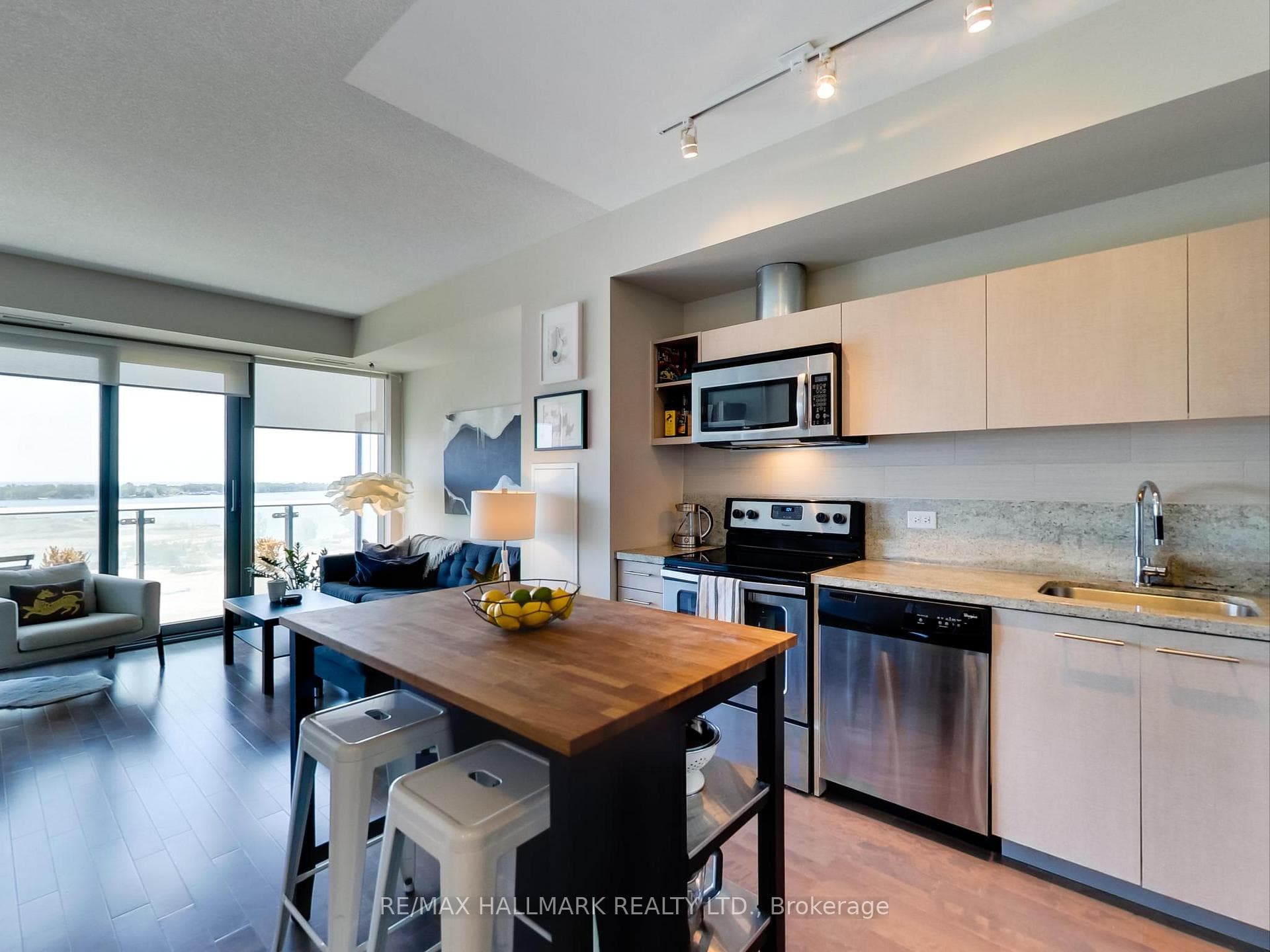 70 Distillery Lane Unit 1307 photo 4