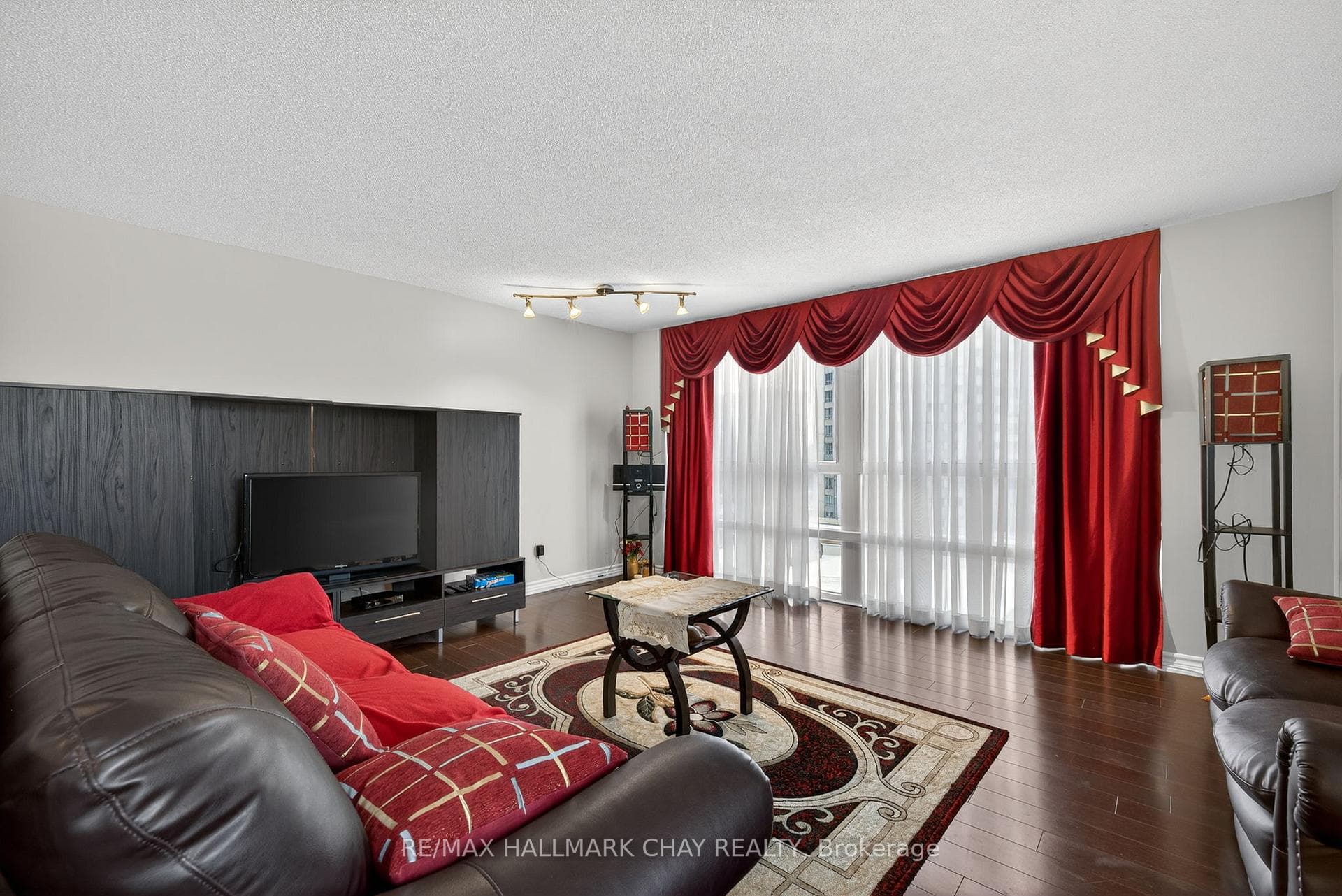 3650 Kaneff Crescent Unit 501 photo 22