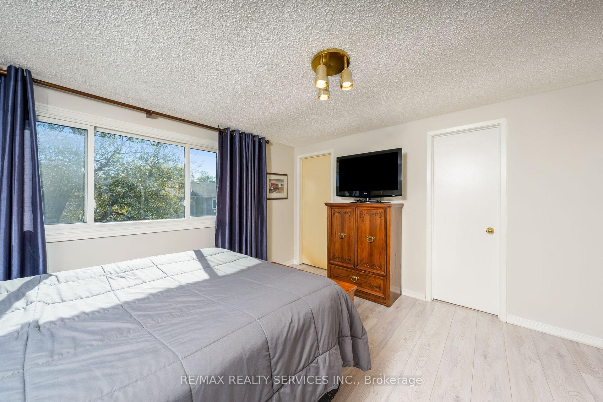 79 Royal Salisbury Way photo 31