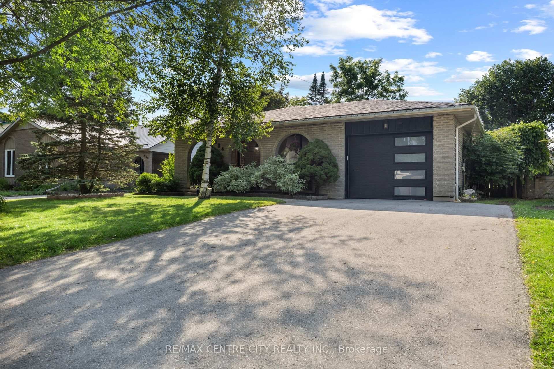 684 Macyoung Drive photo 1