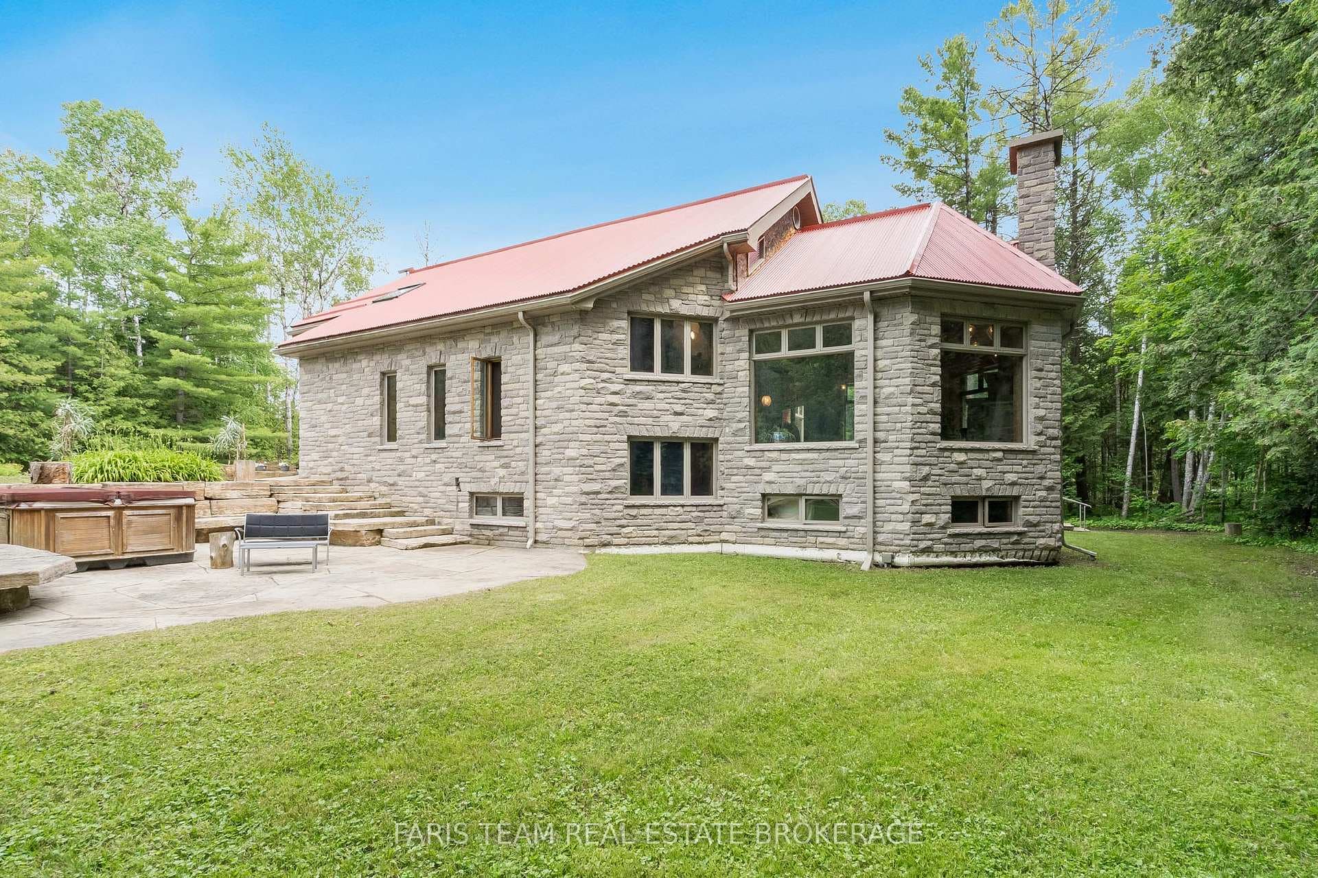636 Harbour Street photo 36