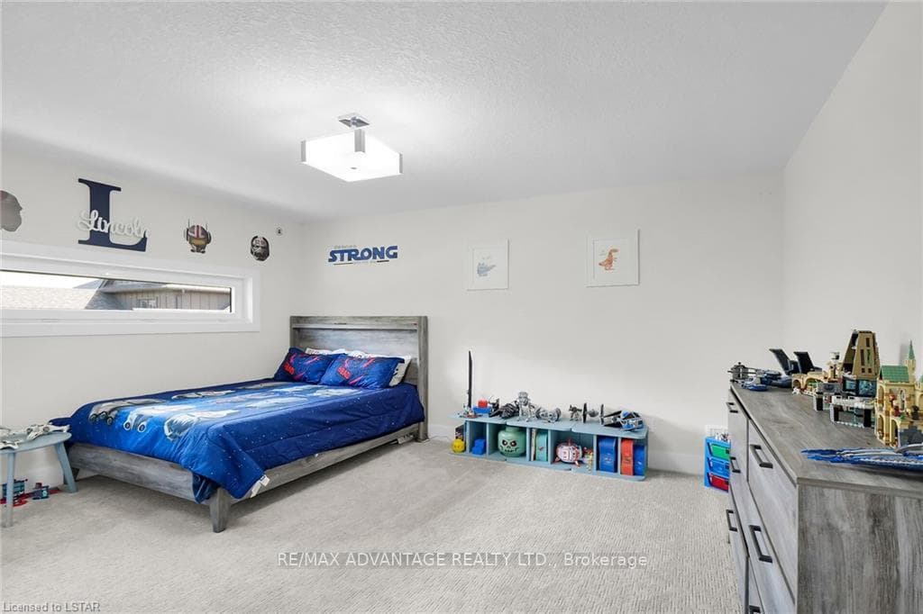 41 EARLSCOURT Terrace Unit 28 photo 19