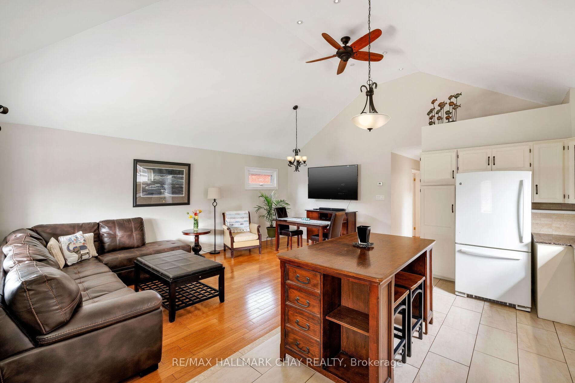 239 Ellington Drive photo 9