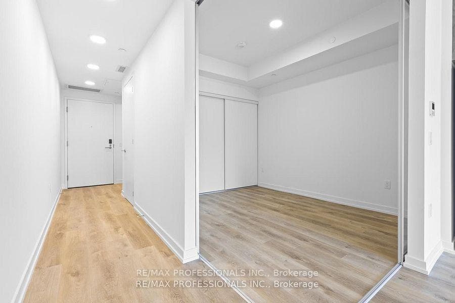 6 Chartwell Road Unit 219 photo 5