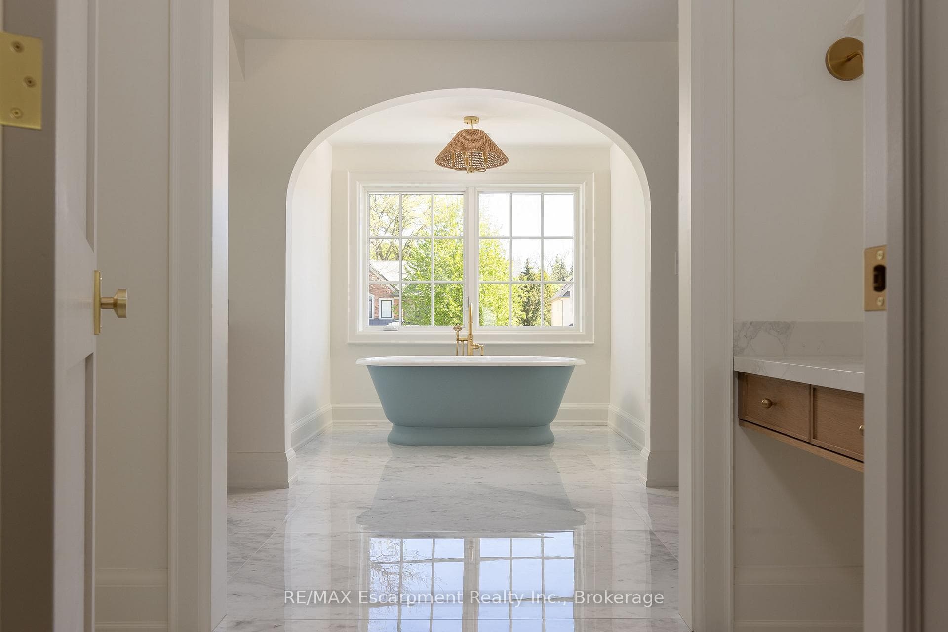 130 Edgecliffe Place photo 27