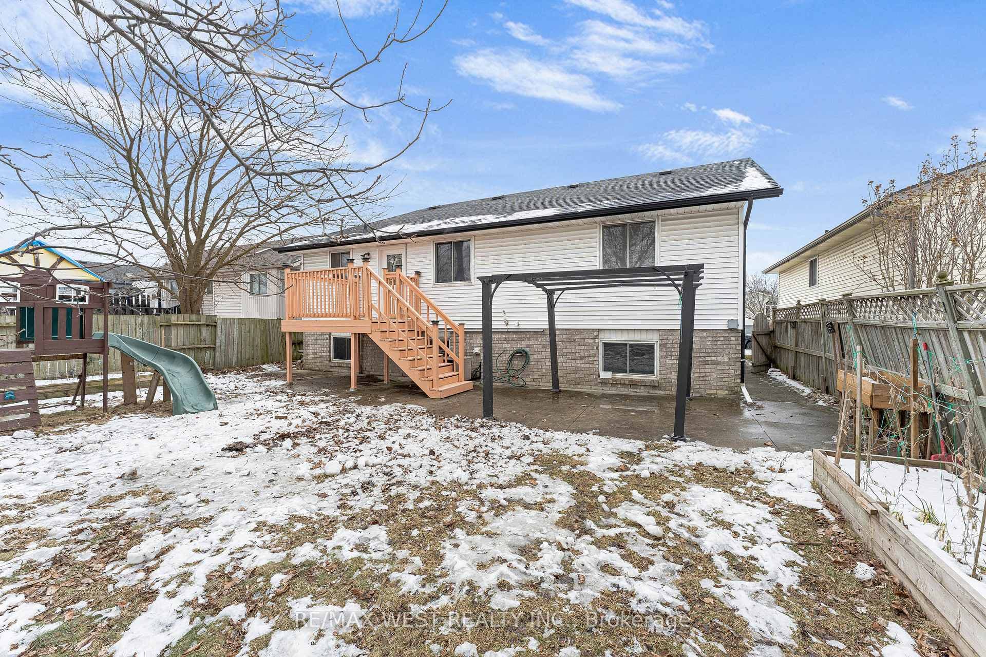 2334 California Avenue photo 31