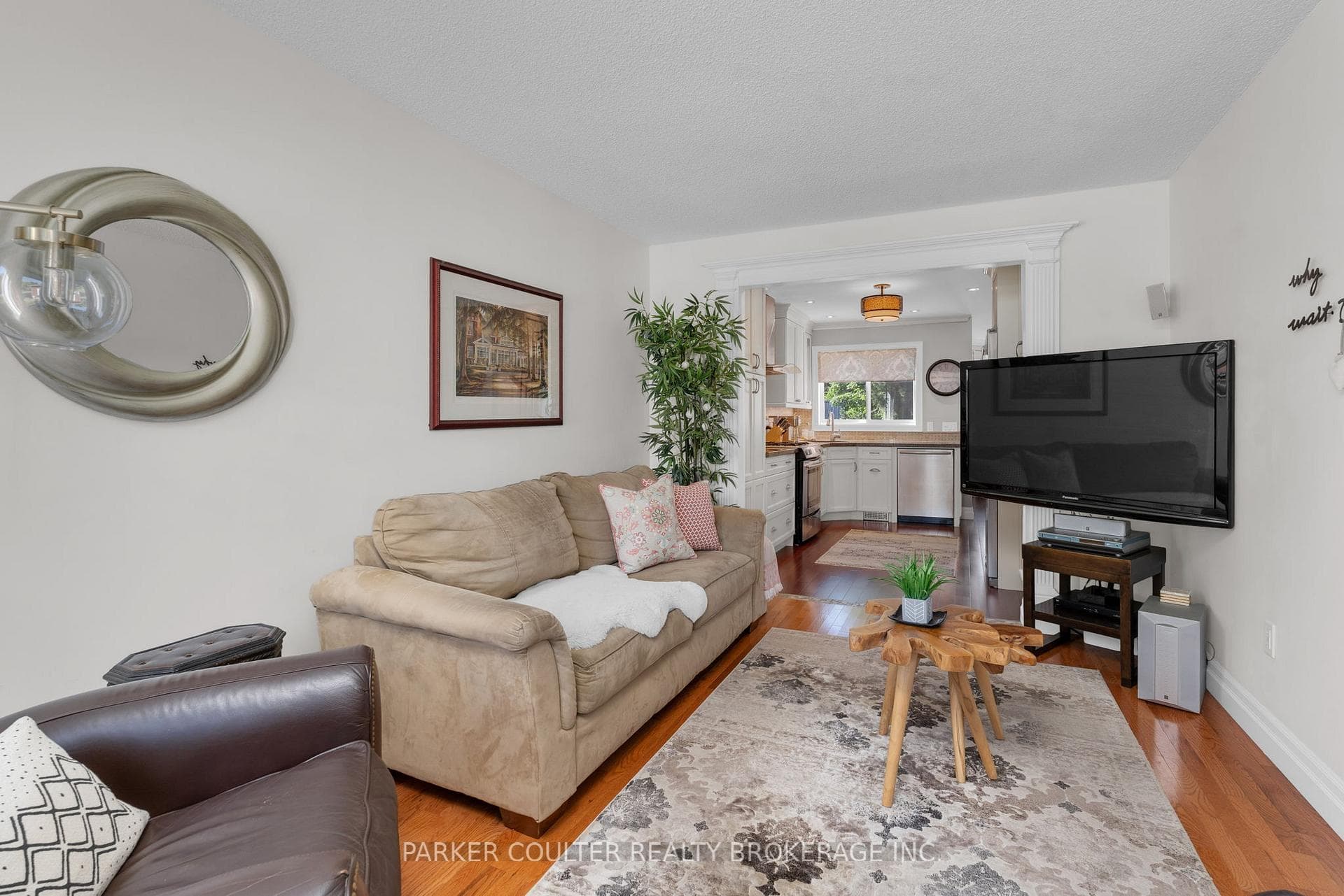 11 Frontier Avenue photo 5