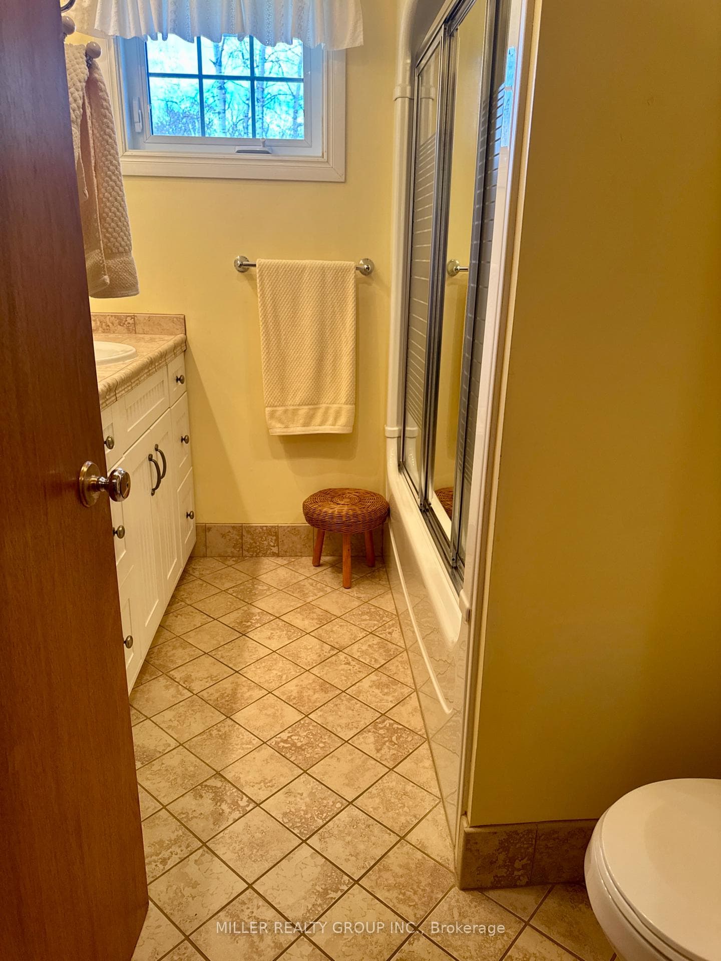 481 Broadwood Avenue photo 11