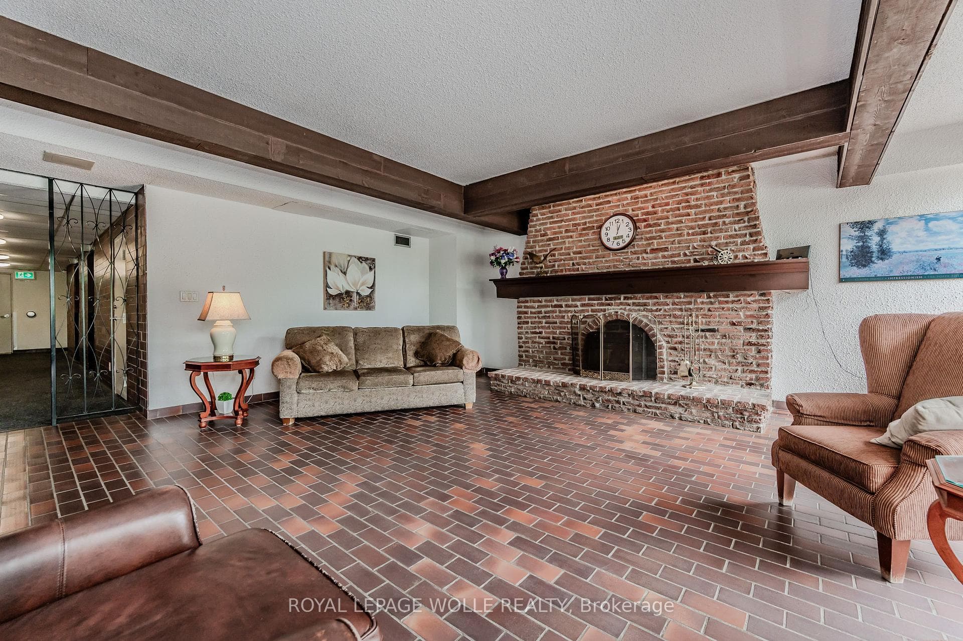 225 Harvard Place Unit 906 photo 9