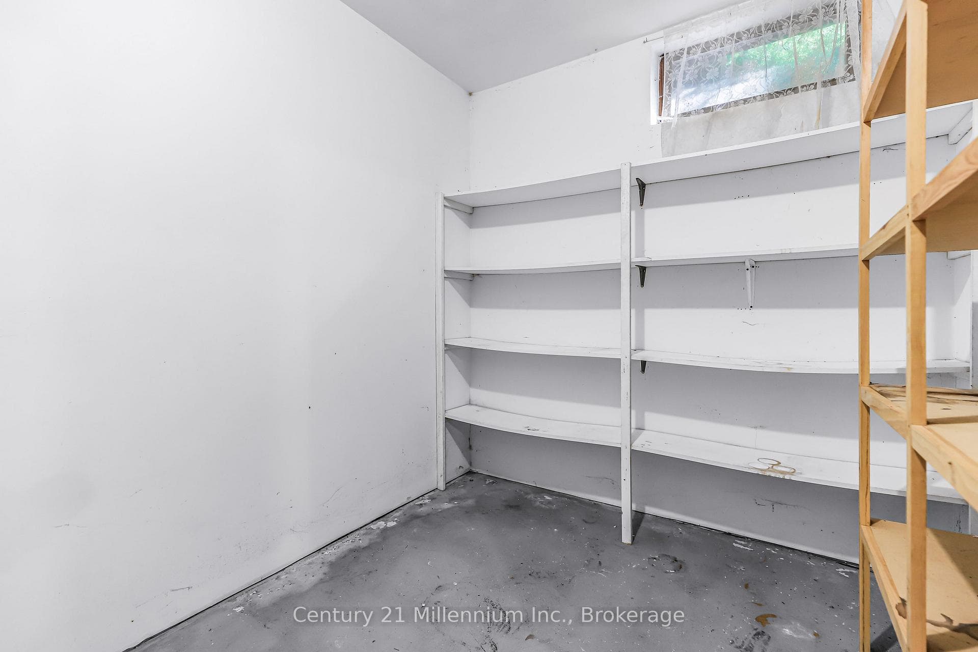 750 Baird Street photo 38