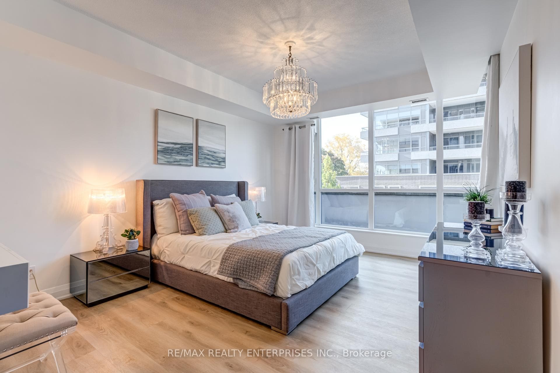 1 Hurontario Street Unit 213 photo 17