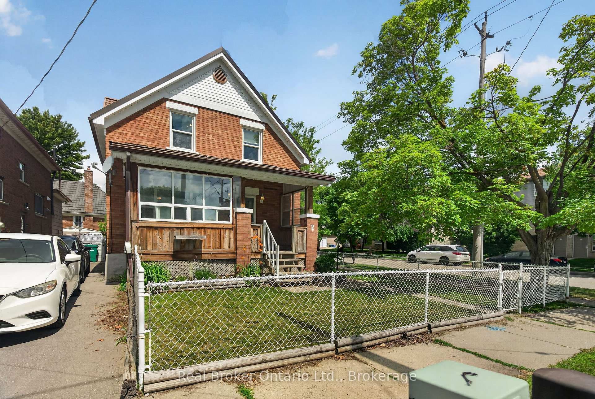 2 Herlan Avenue photo 3