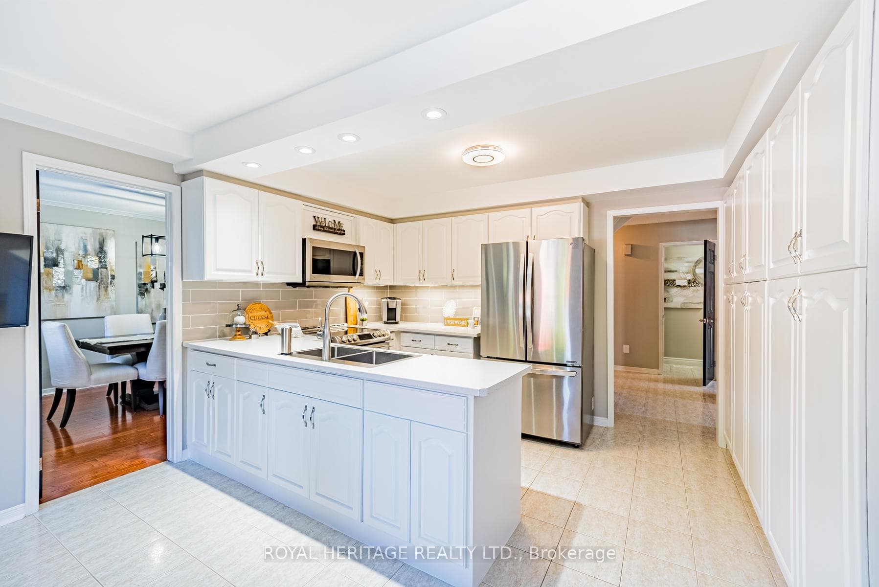 32 William Stephenson Drive photo 10