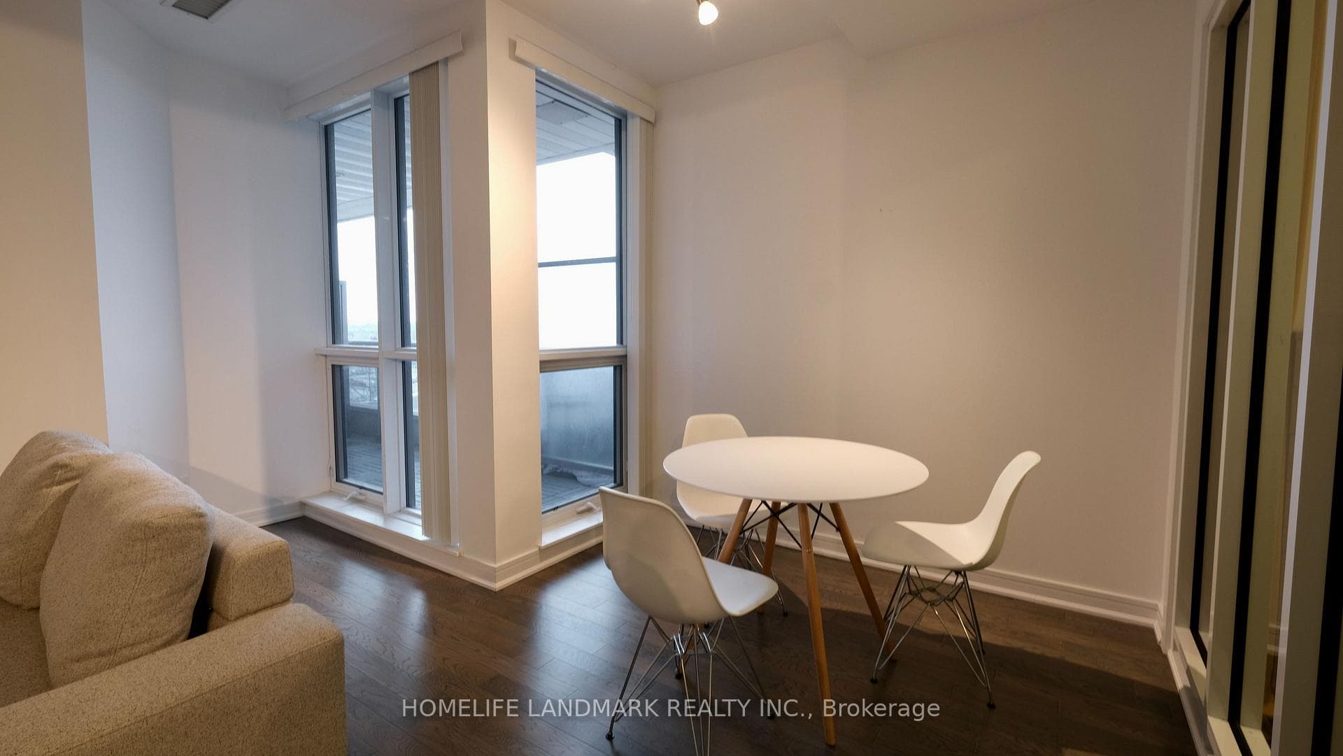 9205 Yonge Street Unit 801 photo 4