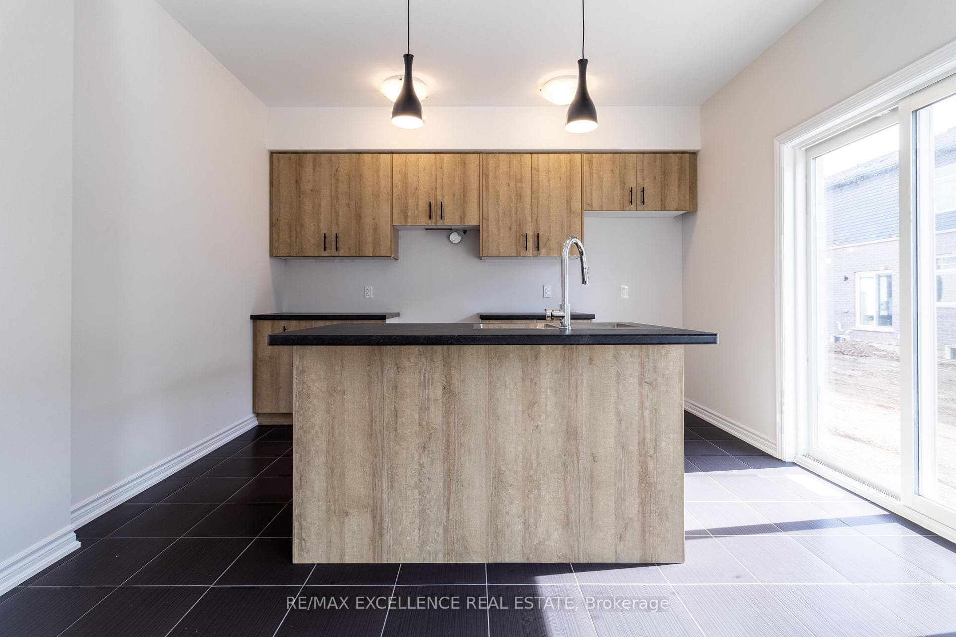 5678 Dorchester Road photo 15