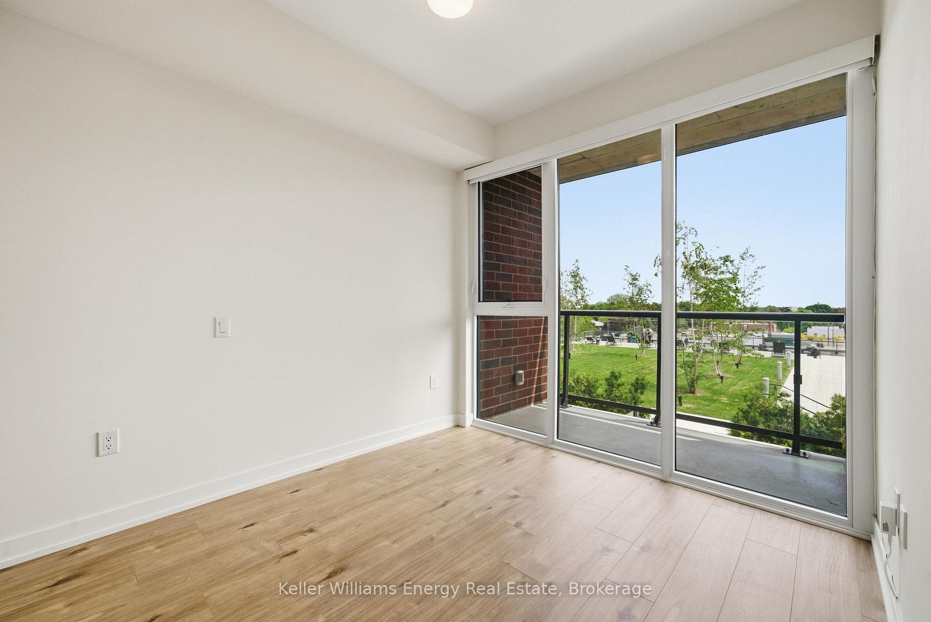 201 Brock Street Unit 417 photo 14