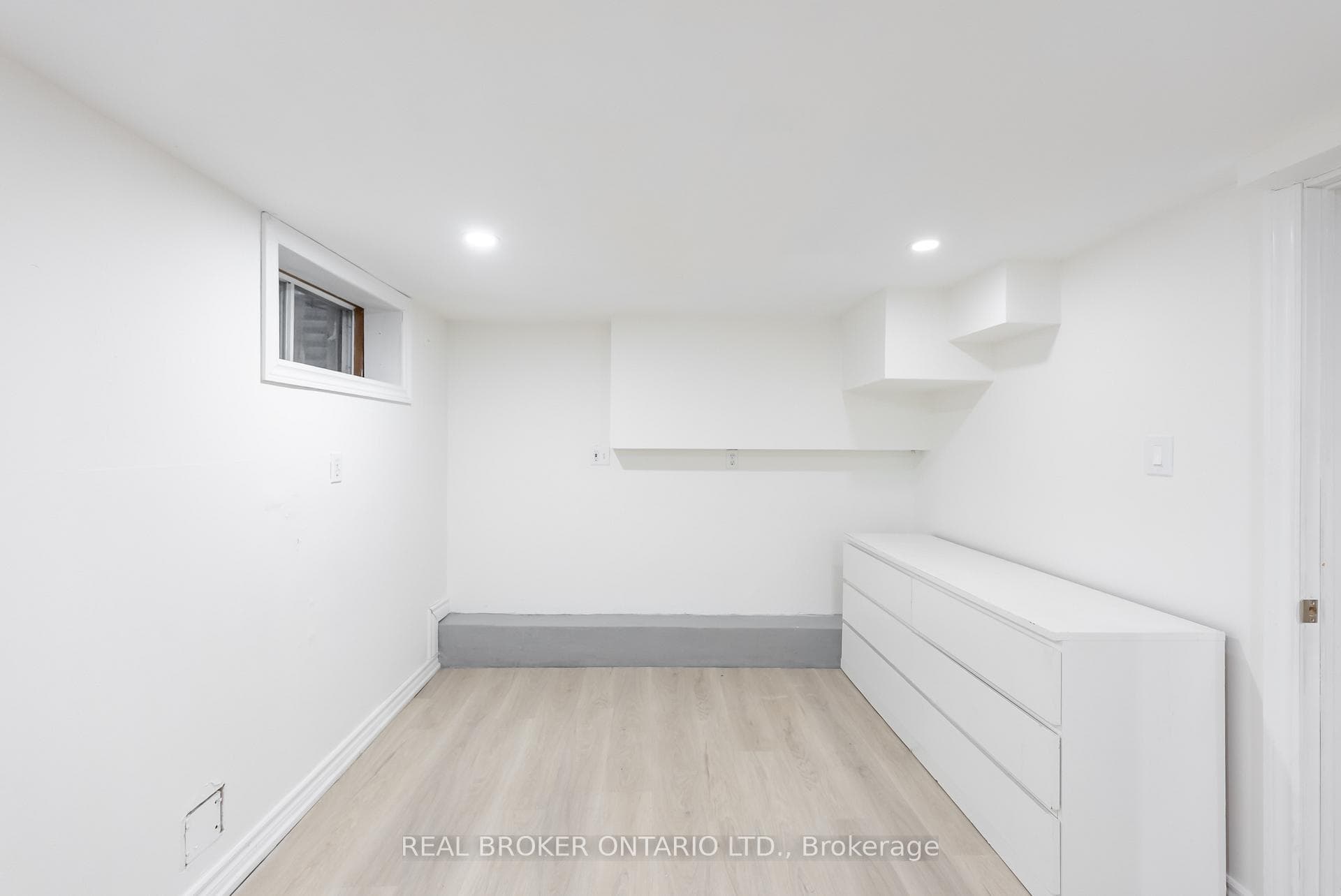 256 The Kingsway N/A Unit BSMT photo 23