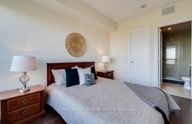 5 Sheppard Avenue Unit 3923 photo 7