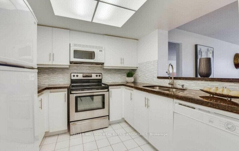 325 Webb Drive Unit 1605 photo 5