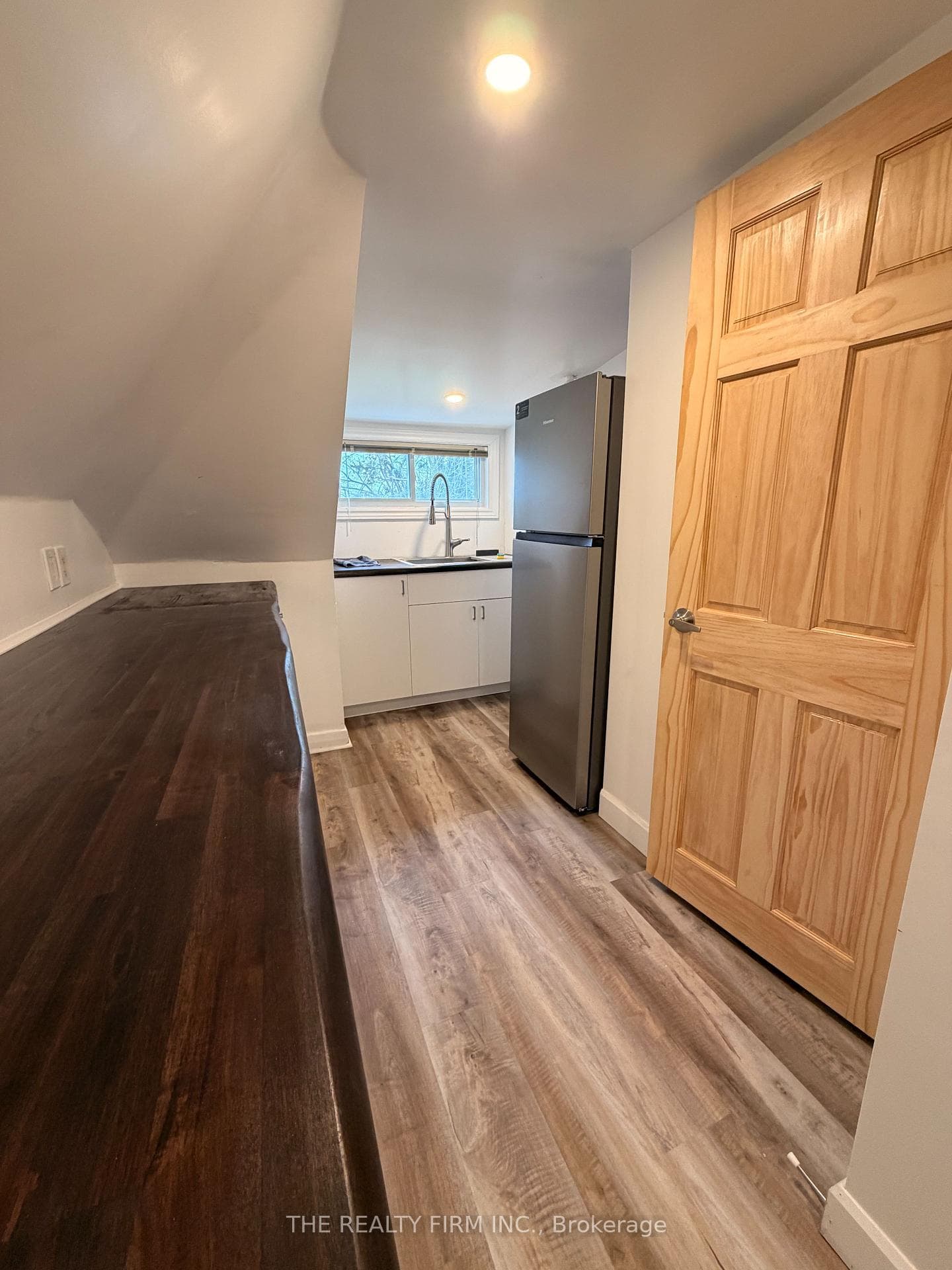 25 Glenwood Avenue Unit Upper photo 8