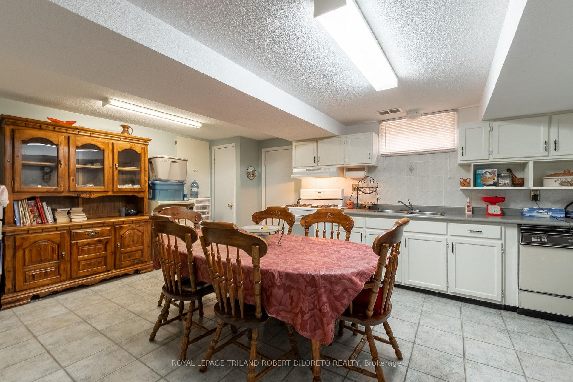 63 Roundhill Court photo 23
