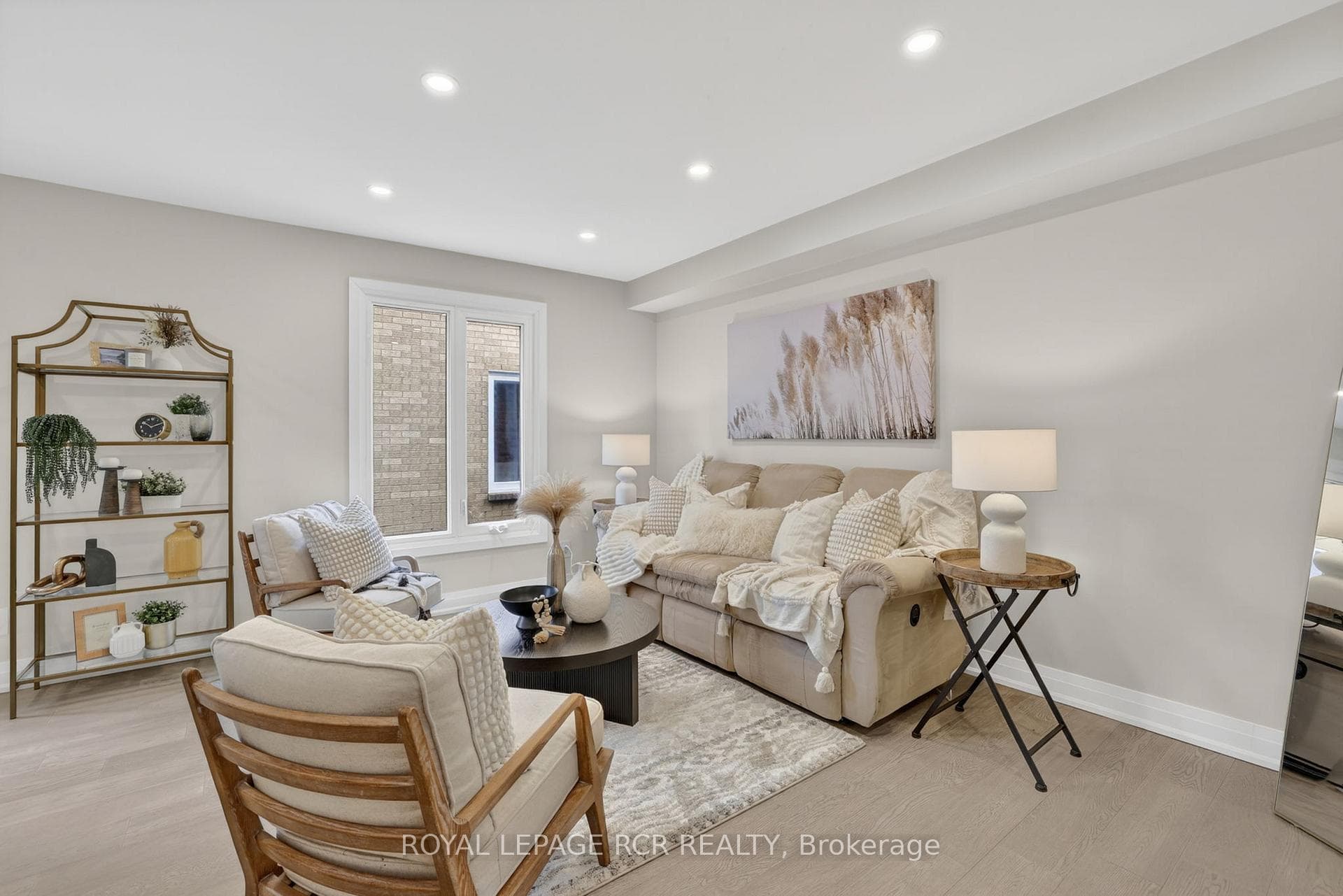 186 Patna Crescent photo 5