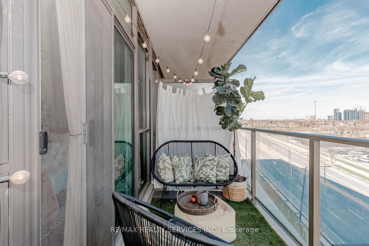 339 Rathburn Road Unit 701 photo 24