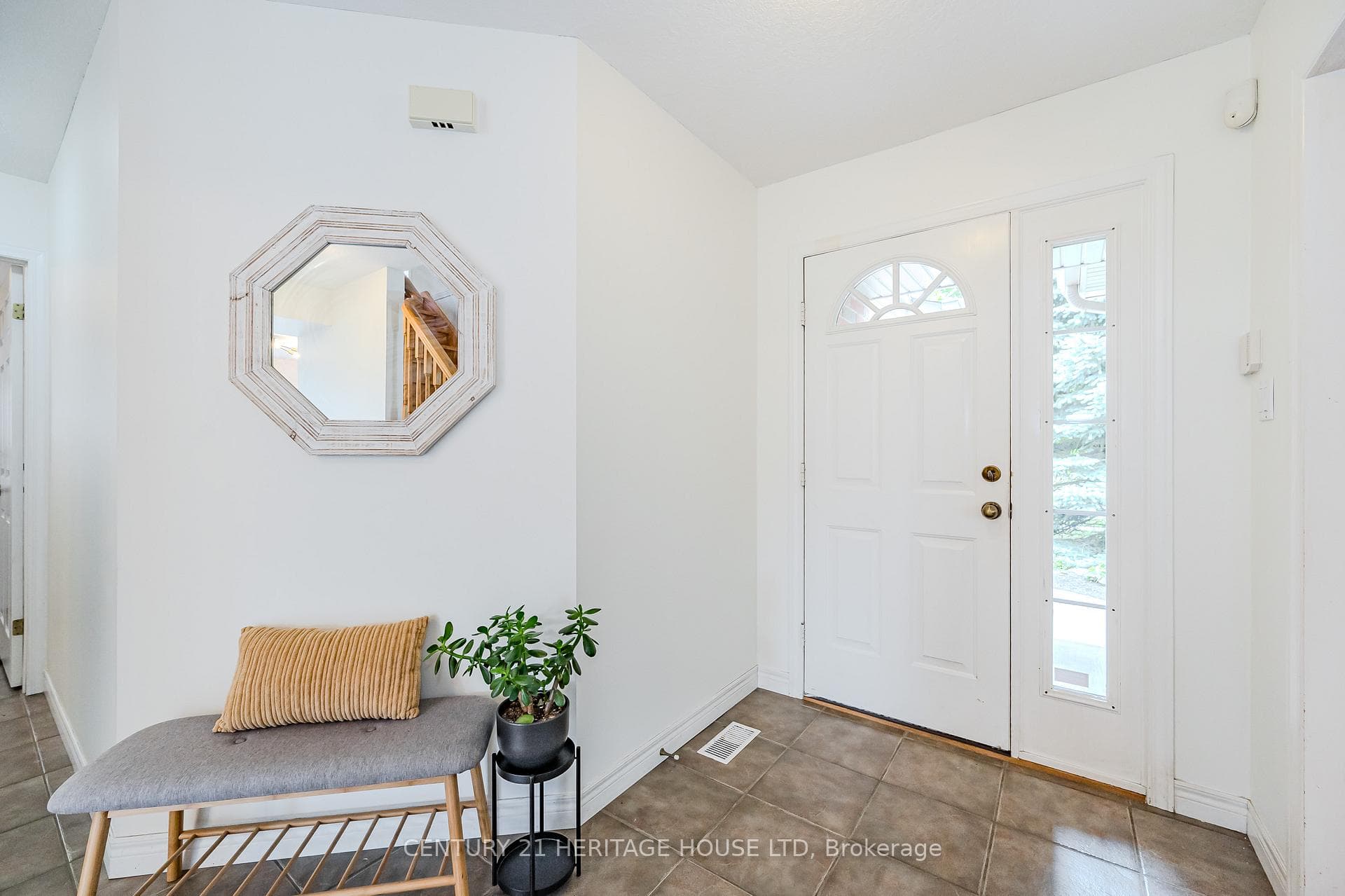 233 Summerfield Drive photo 2