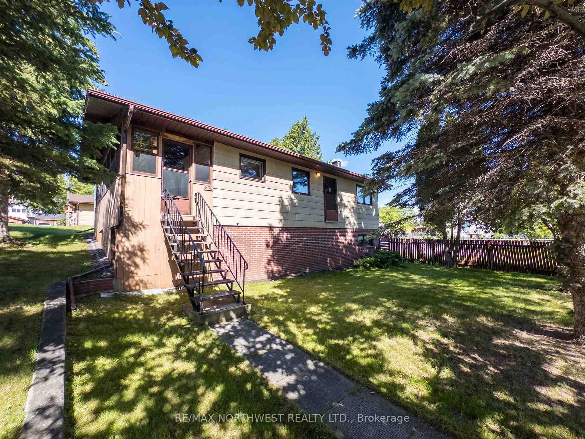 606 Third Avenue South photo 1