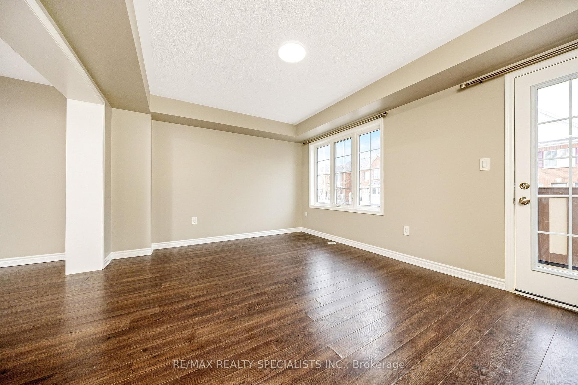 121 Frost Court photo 22