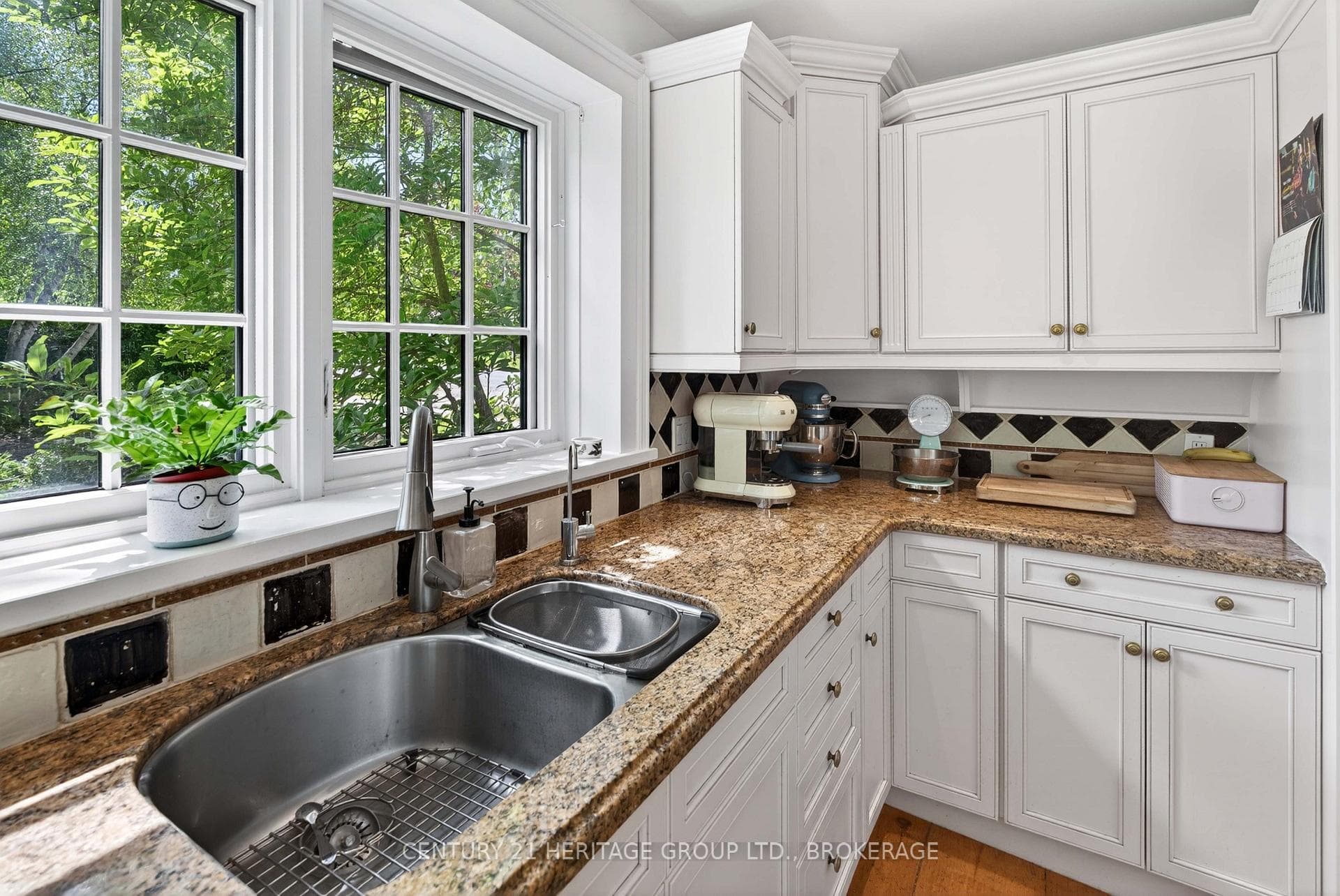136 Old Danforth Road photo 25