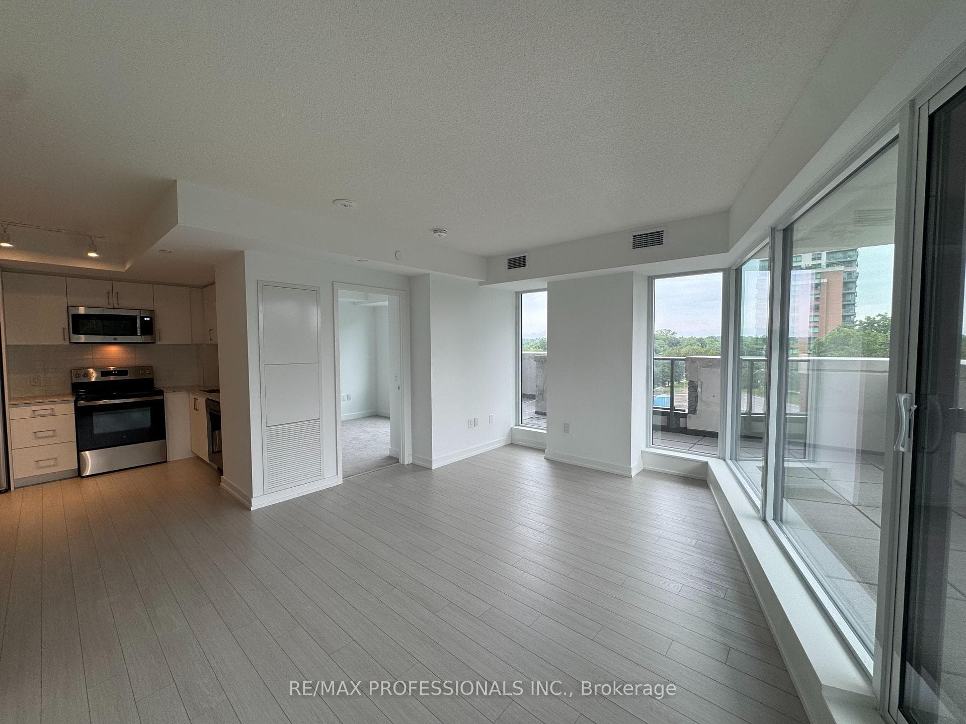 4010 Eglinton Avenue Unit 502 photo 8