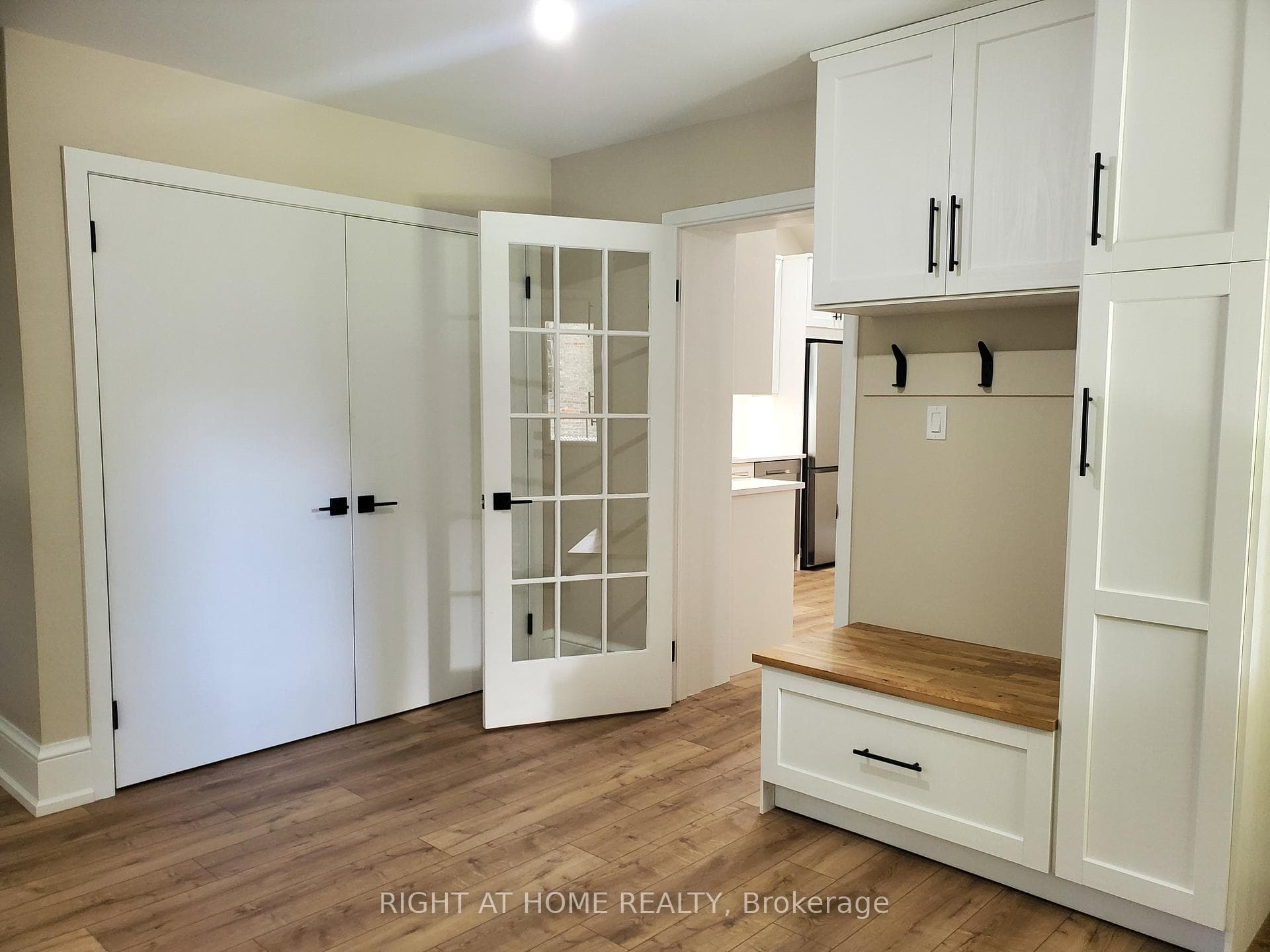 10058 Yonge Street photo 26