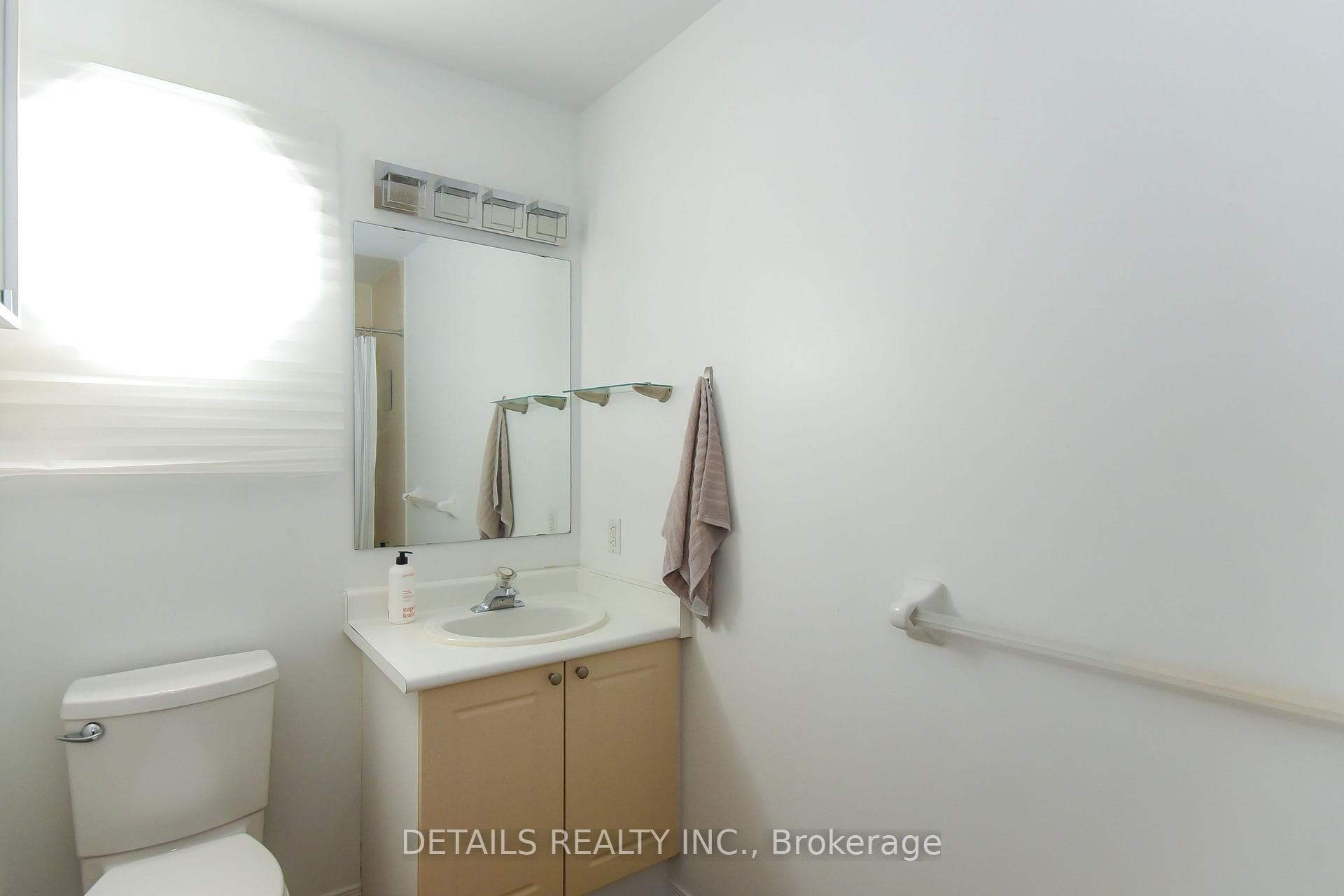 158 Forward Avenue photo 29
