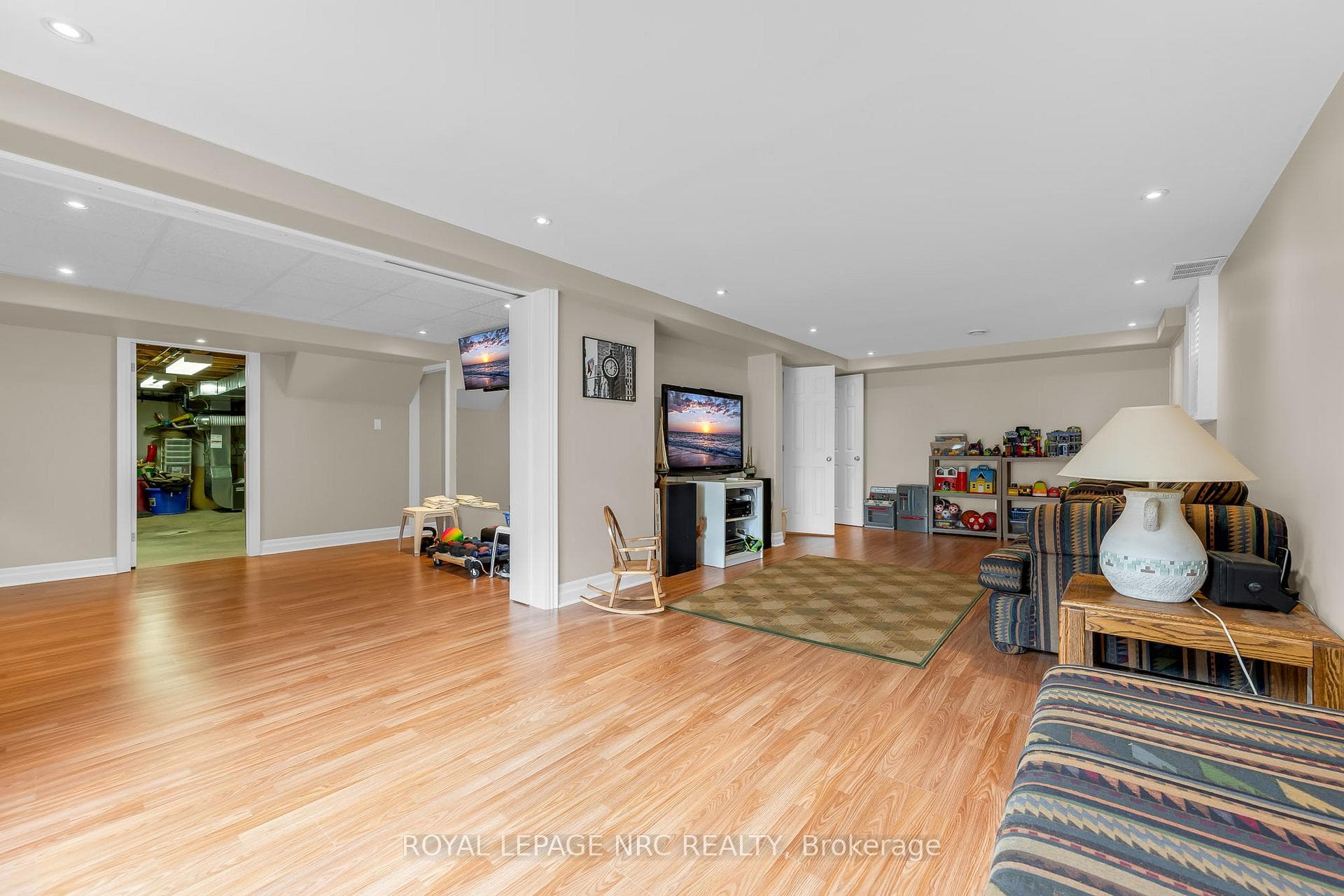 57 Millbridge Crescent photo 44