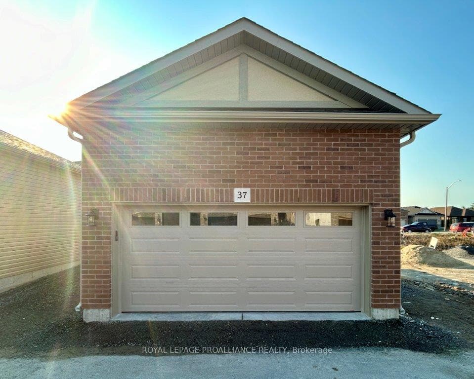 37 Athabaska Drive photo 17