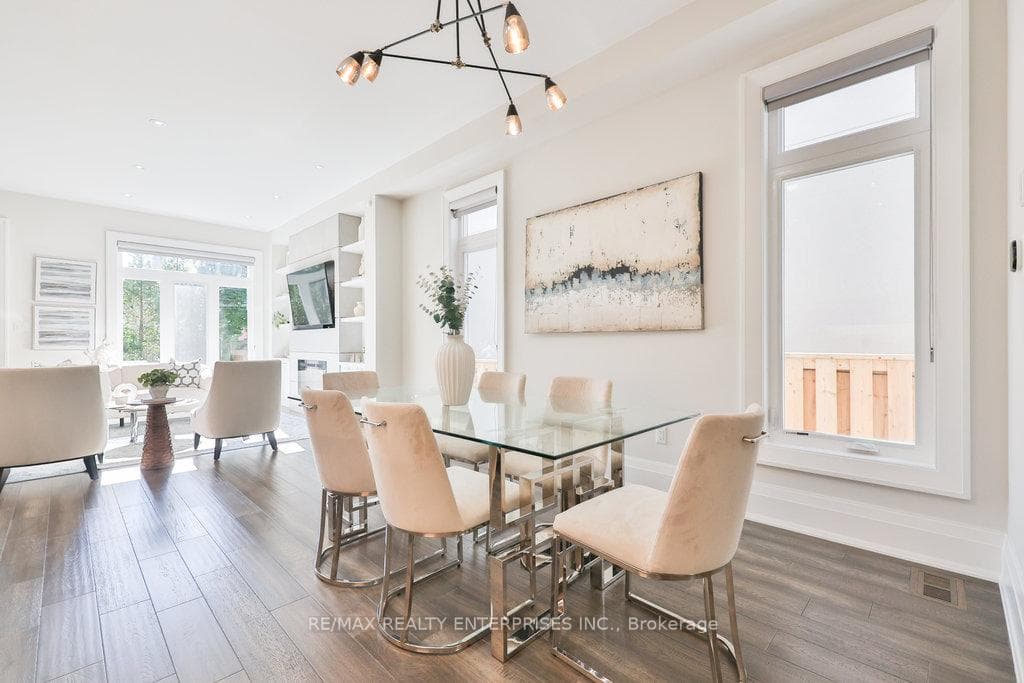 15A Tecumseth Avenue photo 8