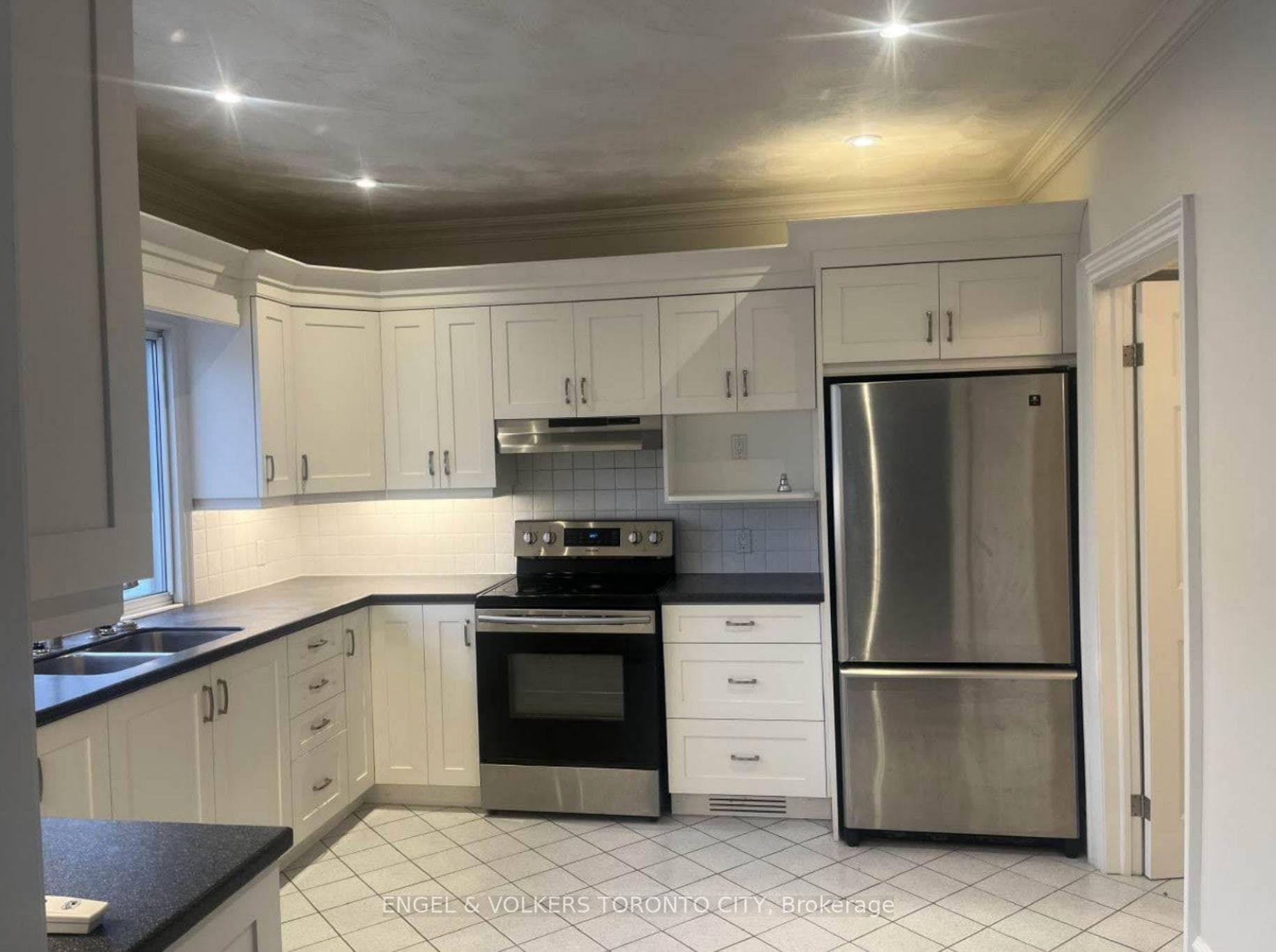 85 Prospect Street Unit 2 photo 3