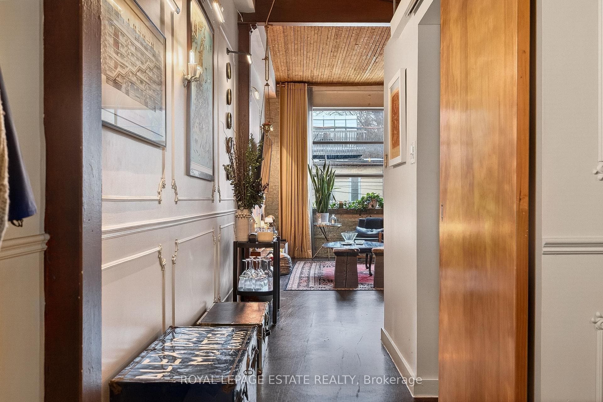 365 Dundas Street Unit 216 photo 3