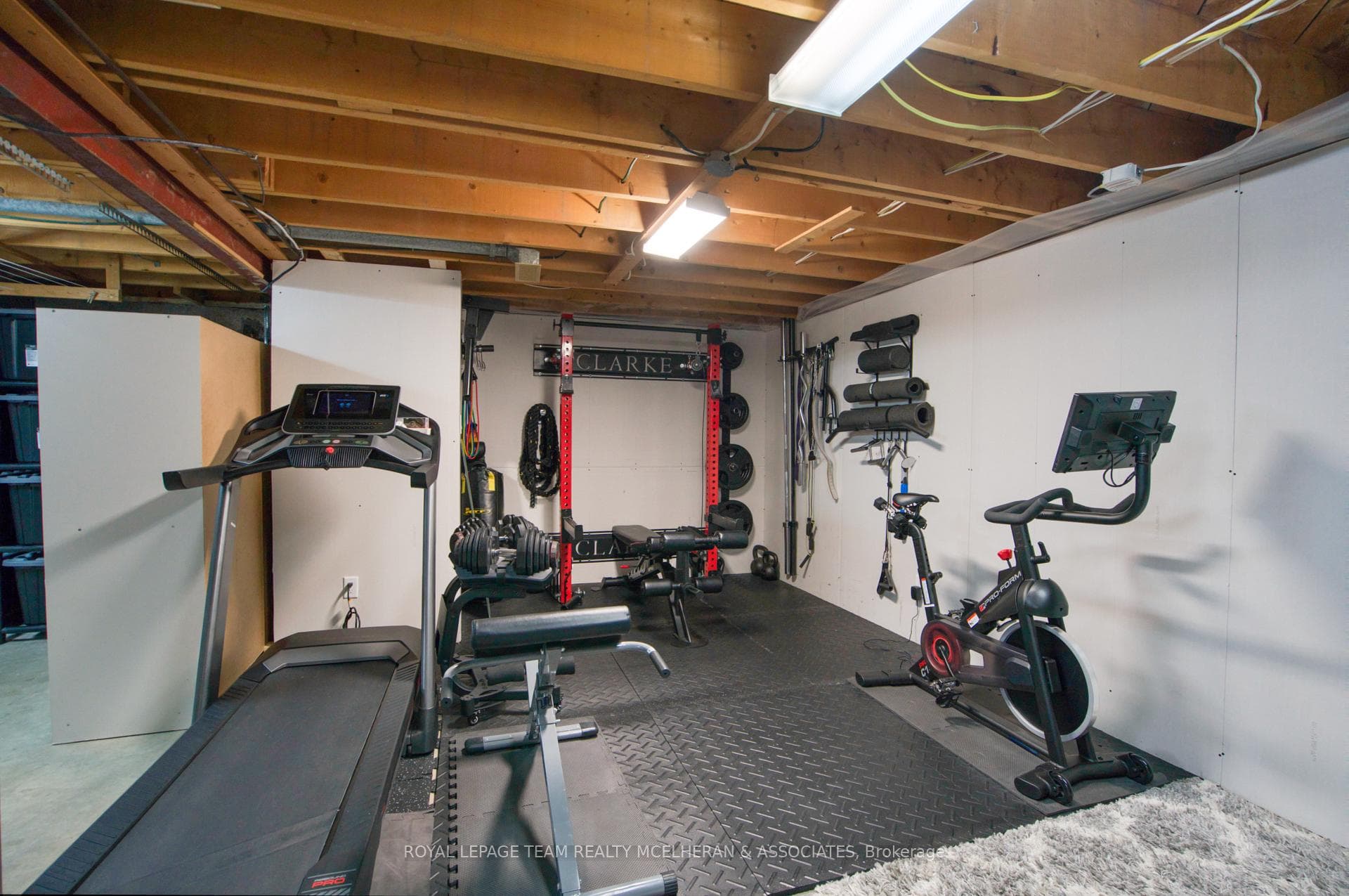 655 Browning Avenue photo 47