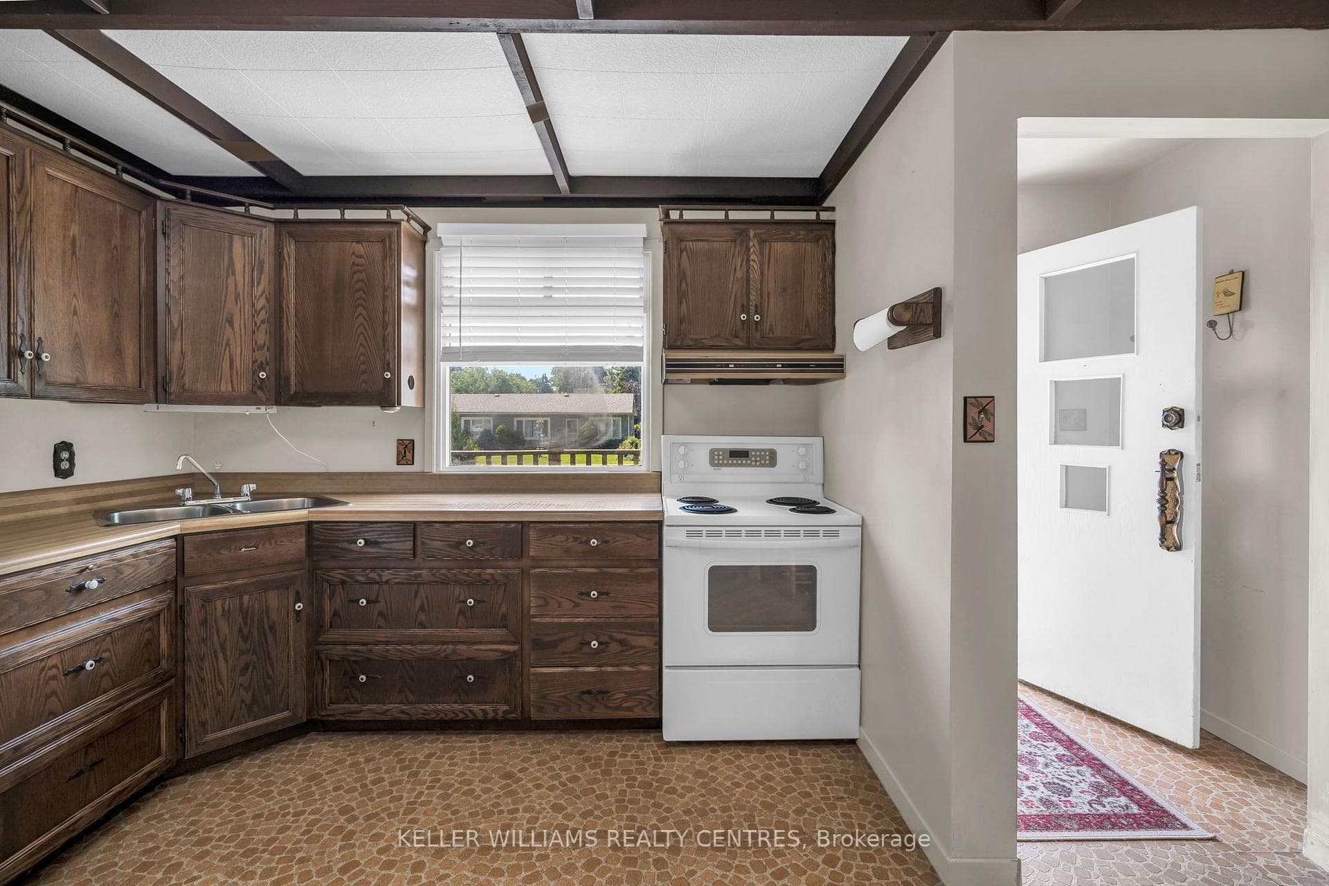 292 Elmview Gardens photo 8