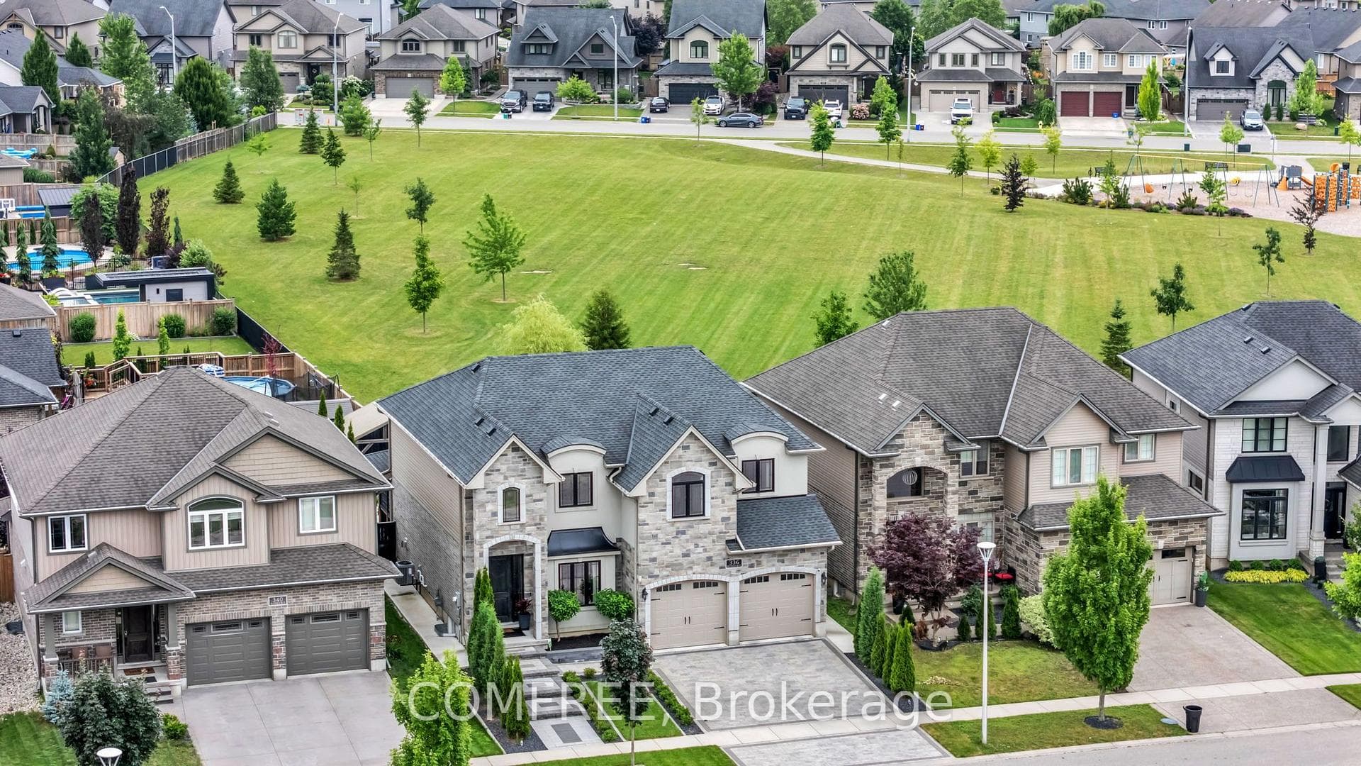 336 Munnoch Boulevard photo 3