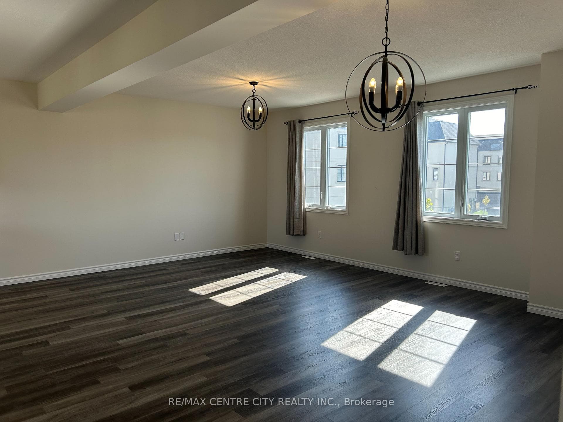 2561 Meadowland Way photo 14