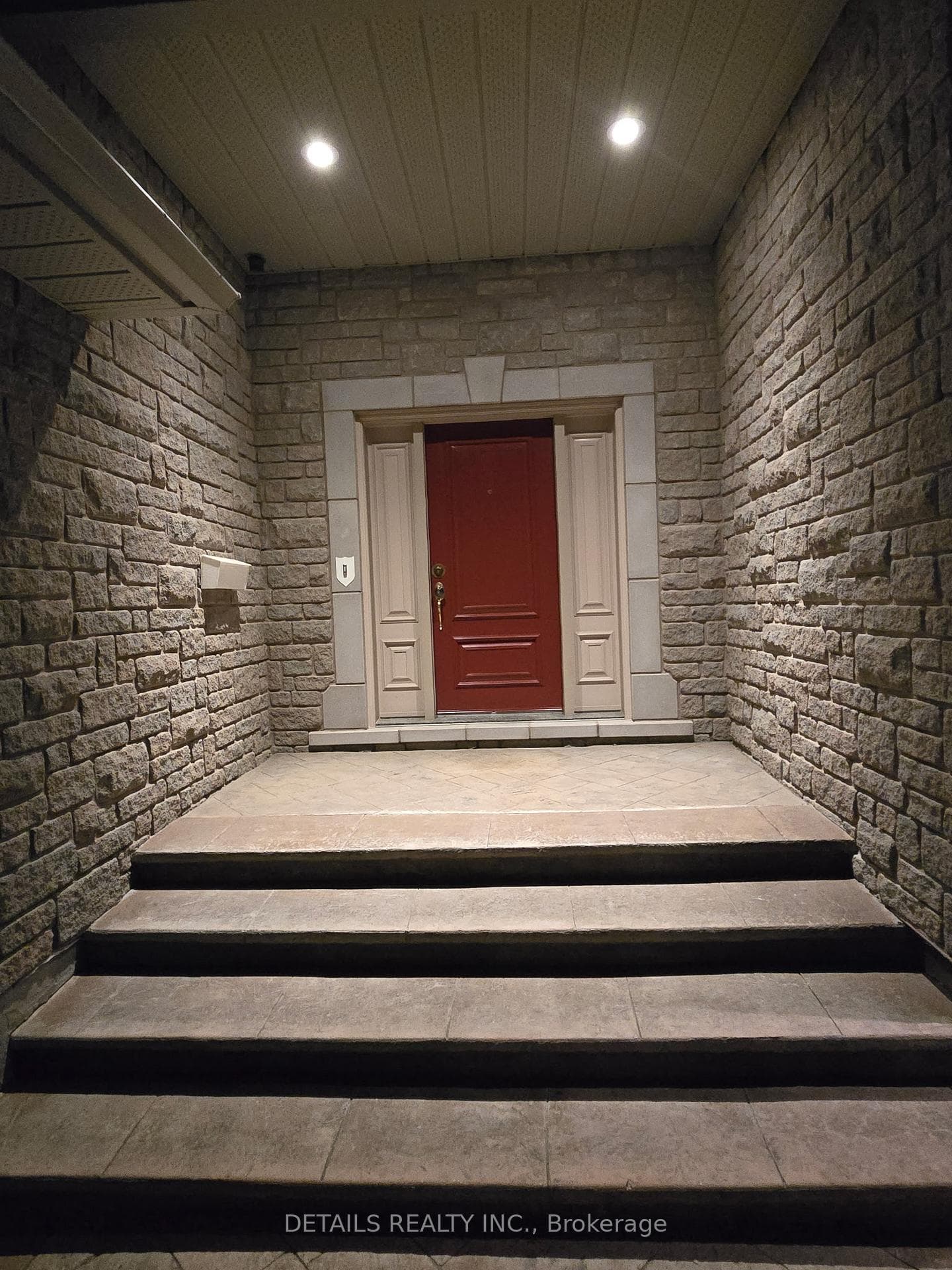 7 Eagle Chase Court photo 4