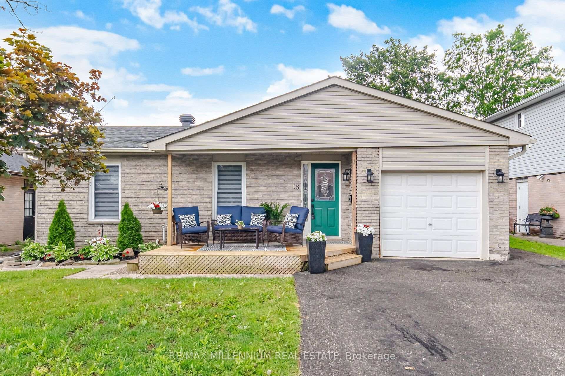 16 Brenda Boulevard photo 1