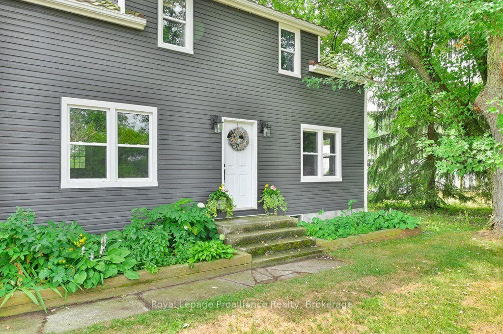 425 Rosebush Road photo 5