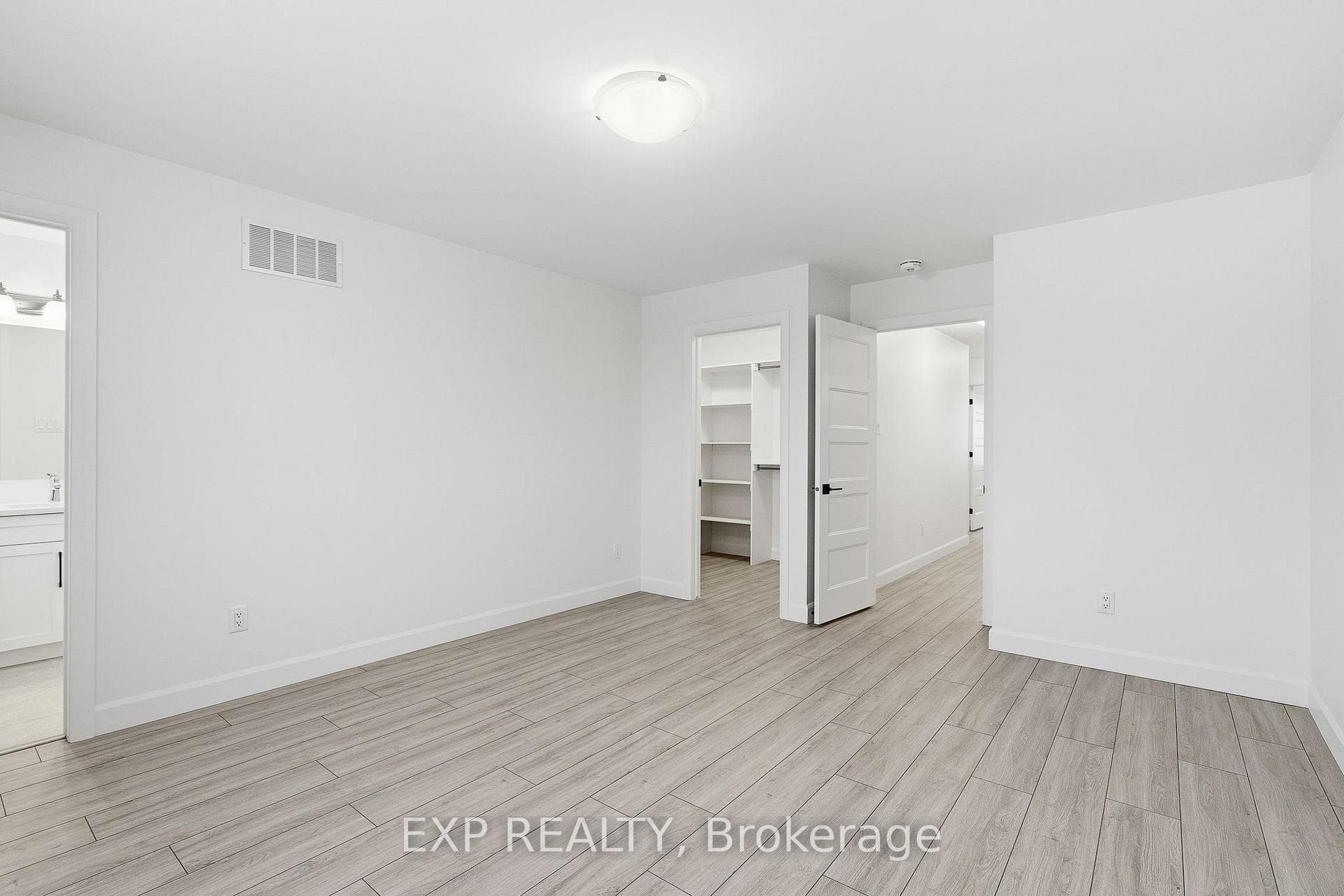 142 Elizabeth Street photo 15